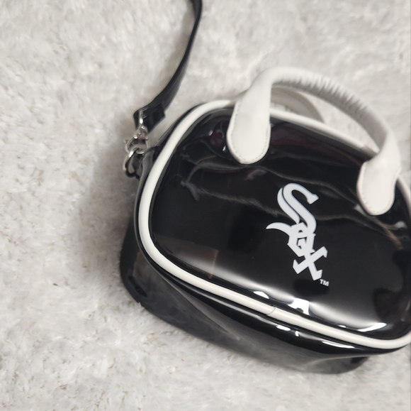 Brand New MLB SOX Two Way Bag - Picture 9 of 12